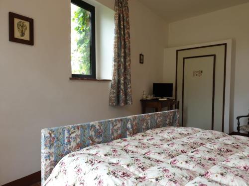 2 twin beds, 1 sofa bed