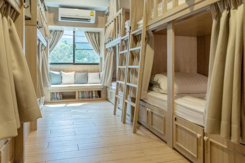 1 เตียงสองชั้น ในหอพักรวม สำหรับ 10 คน (Bunk Bed- Mixed Dorms 10 persons)