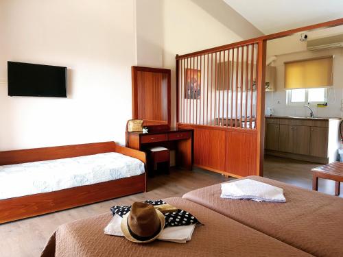 Hotel Kalamitsi Apartments - image 10