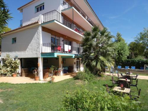 Albergue Utopia Beach House (Sitges) desde 79€ - Rumbo