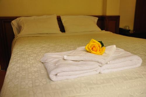 2 double beds