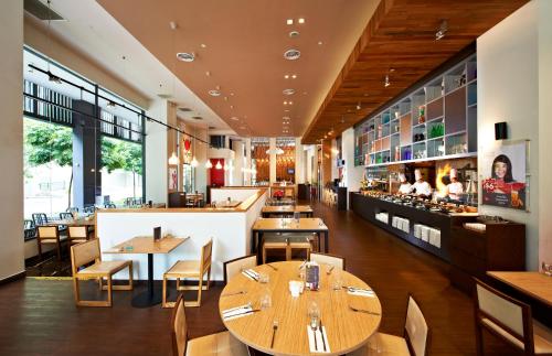 Restaurant, Ibis Hotel Singapore Novena near Toa Payoh MRT Station