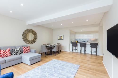 Urban Chic - Exeter - image 13