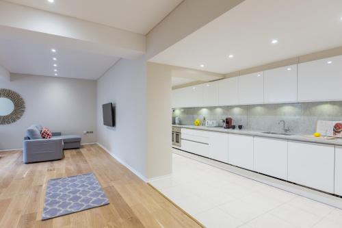 Urban Chic - Exeter - image 12