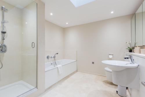 Urban Chic - Exeter - image 2