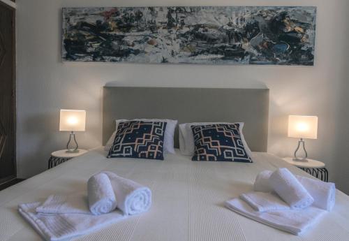 Pine House - Faro Airport, Beach and City Center