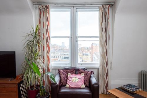 Flat In The Heart Of London For 6 Guests By Guestready, , London