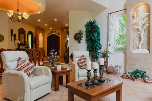 Casa Cascada - 3 BDRM house for 6, close to the beach in Playa del Carmen, Mexico
