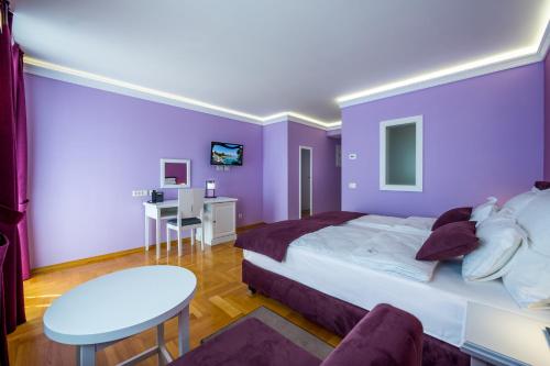 Hotel Domino - image 12
