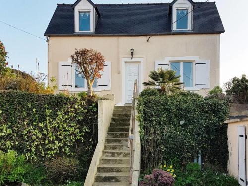 Holiday Home Ker-Fleuris (PLG213)