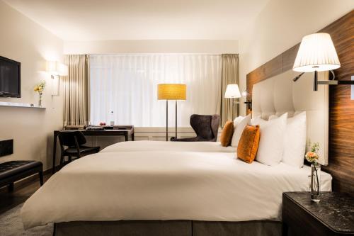 2 twin beds