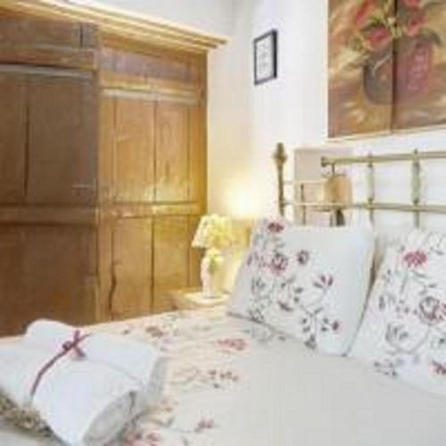1 double bed, 1 twin bed, 1 sofa bed