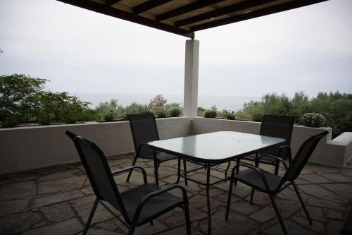 Seaside Vila in Platanitis Maronia