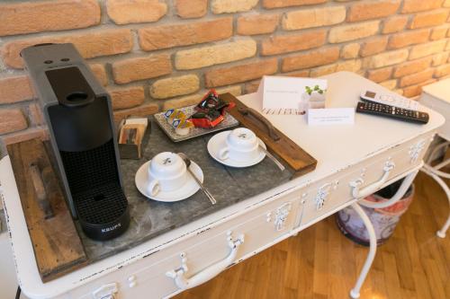 Trevi Contemporary Suite - image 4