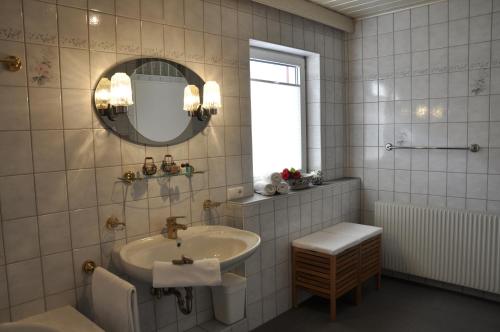 Hotel & Restaurant Edelweiss Alpine Lodge - image 10