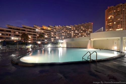 Elite Paradise Apartment near Silver Sands Premium Outlets