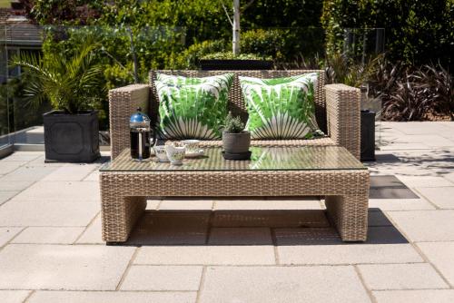 The Dartmouth Boutique B &B in Dartmouth City Center