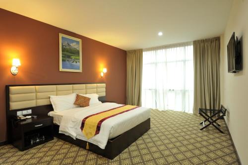 room detail thumbnail 1