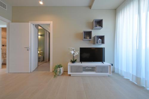 ATMOSFERA APARTMENTS & SUITES - image 4