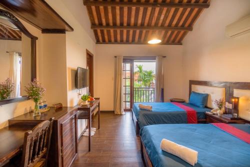 Deluxe Double or Twin Room with City View