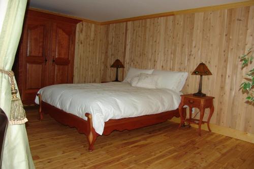 1 queen bed