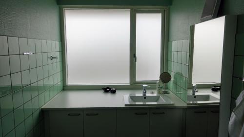 2 rooms private kitchen bathroom and garden. - image 2