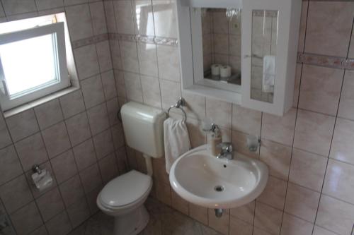  Apartments Milivoj Ćustić in Murvica