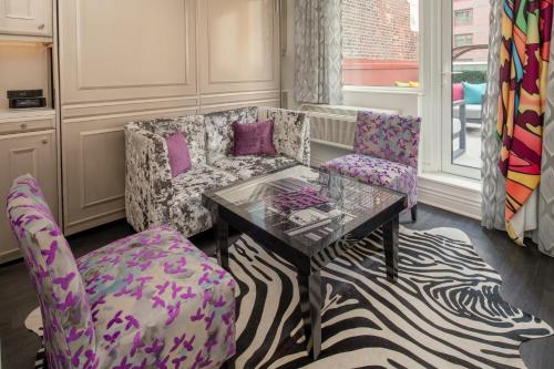Staypineapple, An Artful Hotel, Midtown New York, New York (photo 11)
