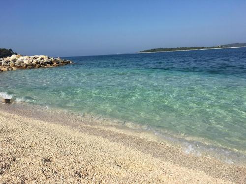 Comfortable apartment near the Hidrobaza beach - image 5