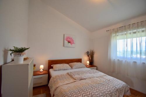 Comfortable apartment near the Hidrobaza beach - image 7