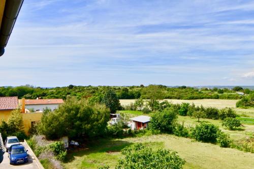 Comfortable apartment near the Hidrobaza beach - image 10