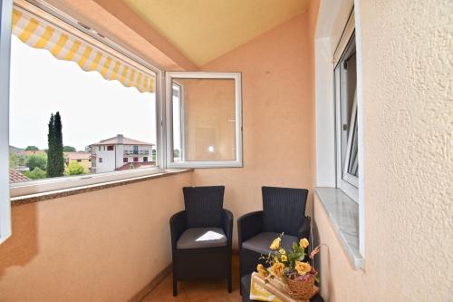 Comfortable apartment near the Hidrobaza beach - image 12