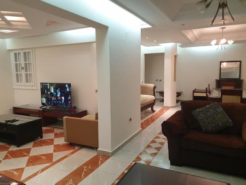 Khaled Ibn Al Waleed Apartment by Alexander the Great Hotel