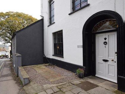 Burton House Apartment