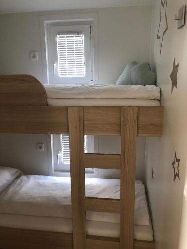 Floating House Blue Star – Portoroz, MO