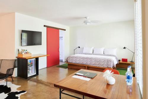 room detail thumbnail 0