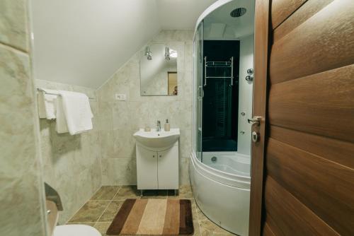 Gold House - image 11