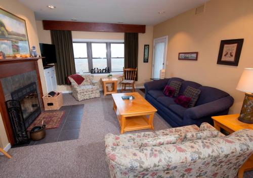 Ski-In, Ski-Out 2 Br Condo With View Of Ski Lift! Condo, Ludlow (zdjęcie 2)