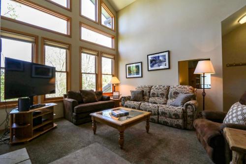 Snowcreek 878 Apartment - image 7