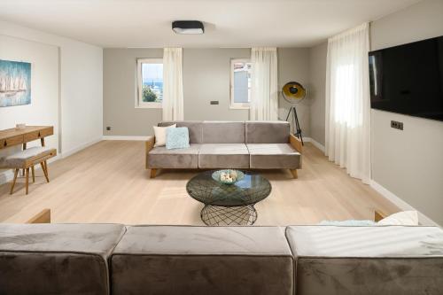 Deluxe Suite image 10