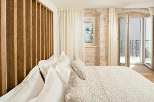Double Room with Balcony room in Villa Basca