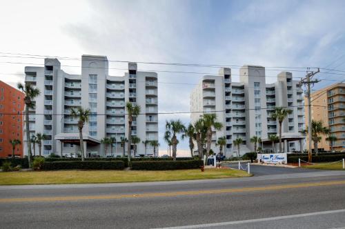 Three-Bedroom Apartment image 5