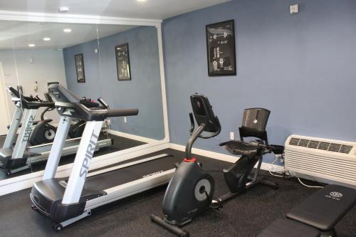 Stanford Inn & Suites Anaheim - image 2