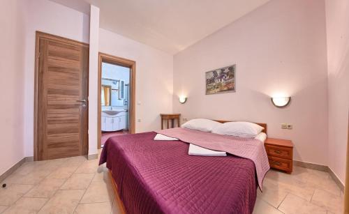 Apartments by the sea Rogoznica - 17458 - image 6