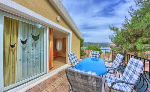 Apartments by the sea Rogoznica - 17458 - image 7