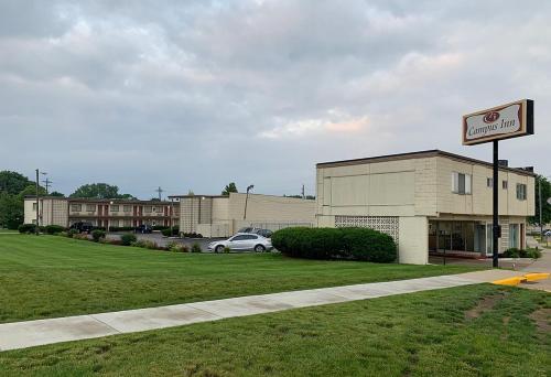 Campus Inn - image 6