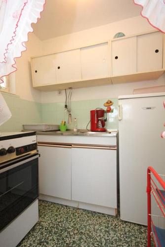 Apartments with a parking space Mavarstica Ciovo - 8439 - image 6