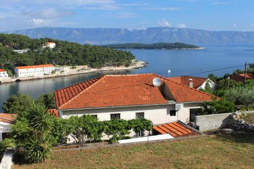 Apartments with a parking space Jelsa Hvar - 8698 