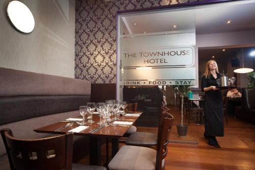 The Townhouse Hotel - image 8