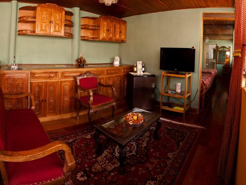 Hotel Marqueses – Cuzco, NJ